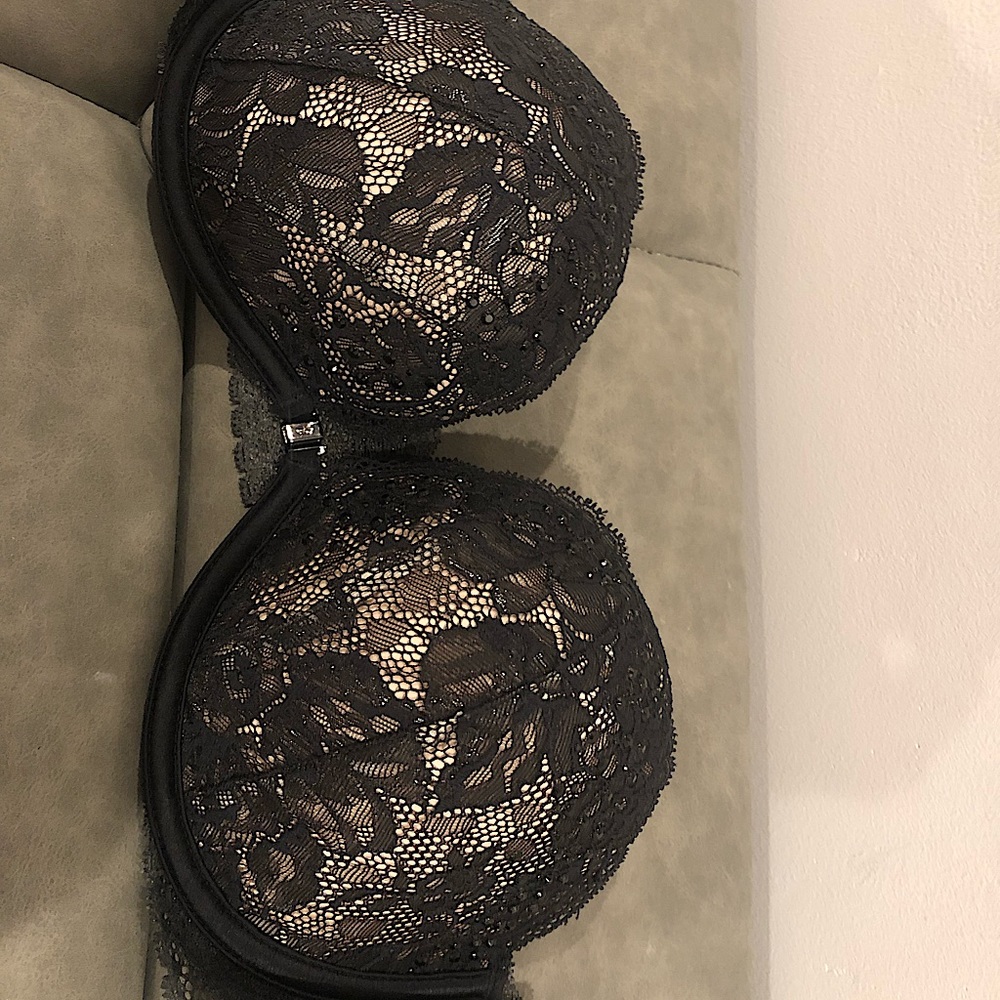 Victoria’s Secret strapless push up bra
